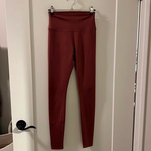 Alo high-waist airlift legging in Mars Clay Size S
